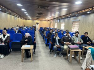 الإدمان الإلكتروني بوابة إلى المخدرات في ندوة علمية بكلية التربية