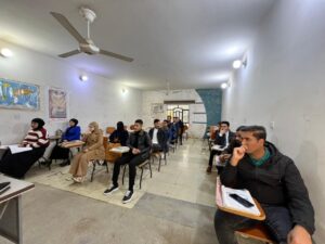 قسم التاريخ ينظم دورة تدريبية حول الالتزام بالأعراف والقيم في حفلات التخرج