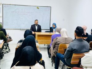 قسم العلوم التربوية والنفسية يقيم دورة علمية حول دور الطالب الجامعي في حماية المجتمع من الأفكار المتطرفة
