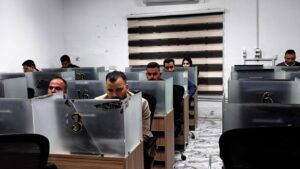 استمرار إجراء امتحانات الكفاءة في مركز التطوير والتعليم المستمر بكلية التربية